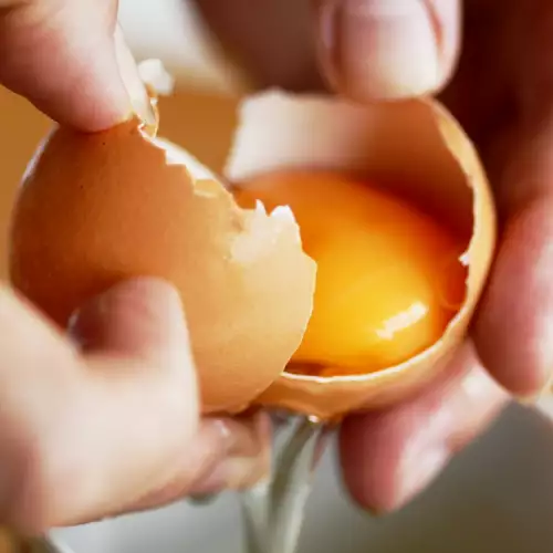 Здоровое куриное яйцо - вот как его определить!