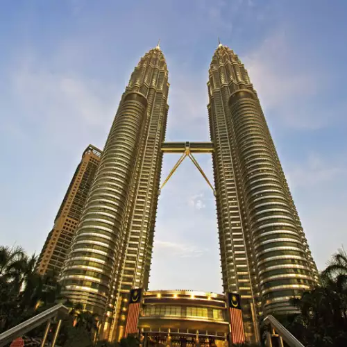 Петронас Тауърс (Petronas Towers)
