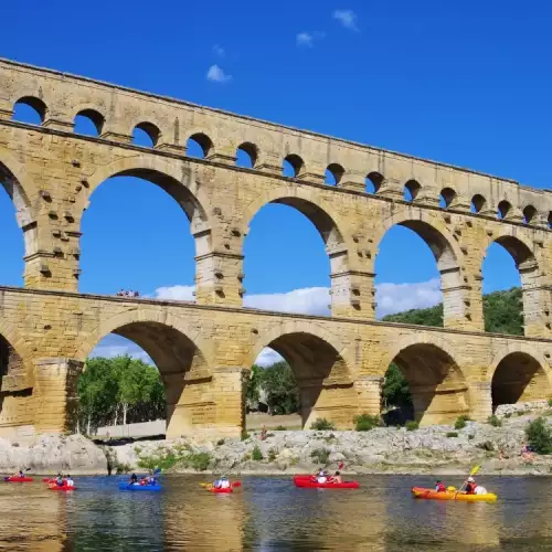 Римски акведукт Пон дьо Гар