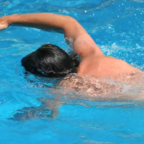 Отслабвайте по-ефективно с плуване