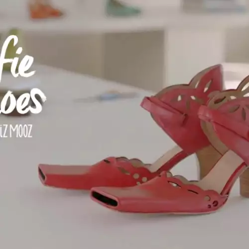 Ново 20: Обувки за селфи радват дамите