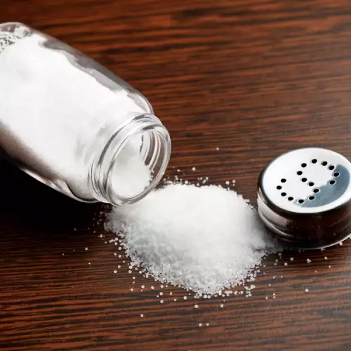 Готварска сол връща младостта на килима