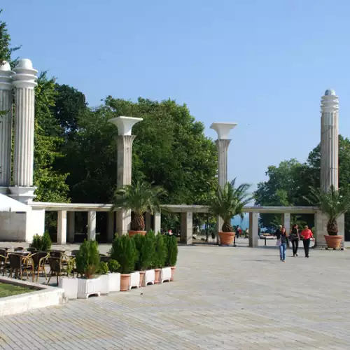Морската градина във Варна