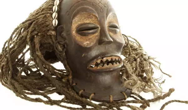 Намерих маска, напомняща на ацтеките