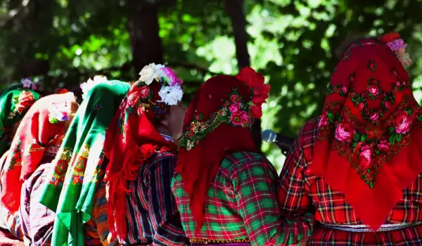 Bulgarian Dancers