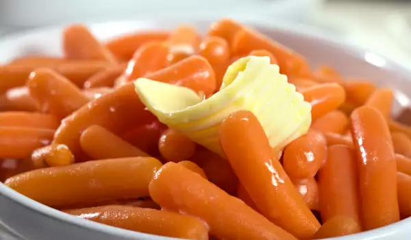 Бета-картоин има в морковите