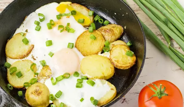 Комбинация картофи и яйца