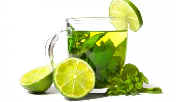 Green tea is an effective remedy against garlic odor