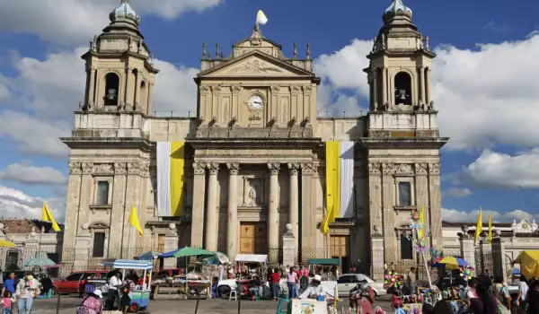 Катедрала в Гватемала