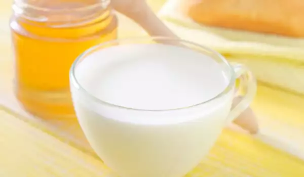 Mleko sa medom pomaže kod bronhitisa
