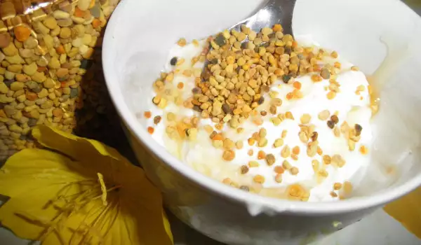Bienenpollen mit Joghurt