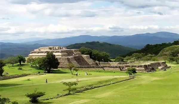 Mayan Civilization and Pyramids
