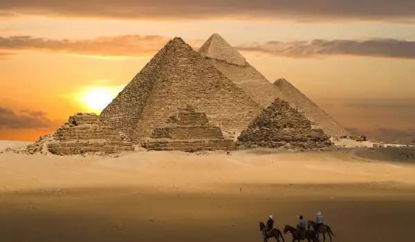 Сънувах как и кой е построил пирамидите в Египет