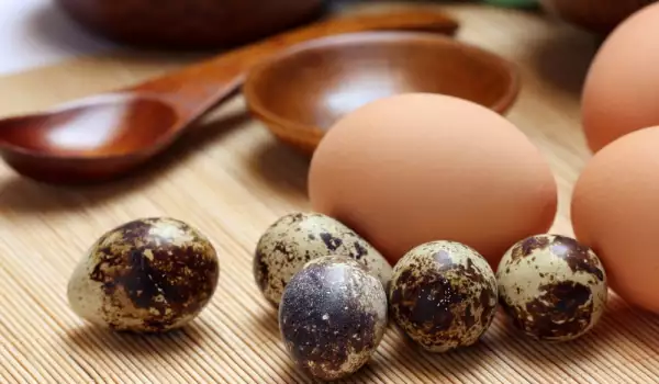 Huevos de codorniz y Huevos de gallina