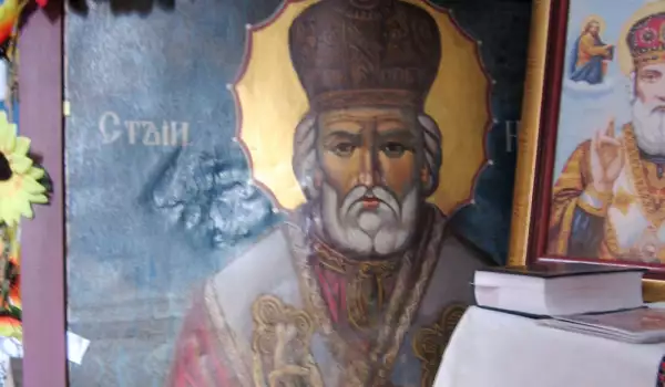  Икона Св. Николай Чудотворец 