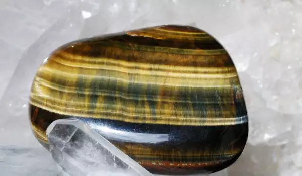 Tiger's eye protects against energy vampires