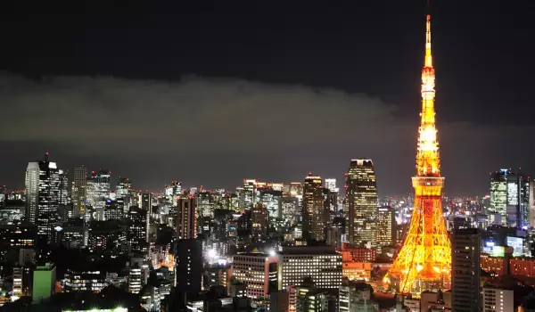 Токио през ноща
