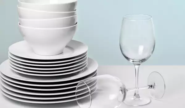  Защо не би трябвало да миете чиниите на посетители 