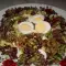 Здравословна салата от червена маруля и яйца