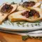 Запеченные груши с грецкими орехами и голубым сыром