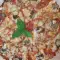 Здравословна богата пица с блат от тиквички