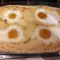 Яйца на очи върху картофено пюре