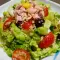 Salată verde cu quinoa și ton
