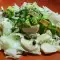Свежа салата с гулия, китайско зеле и авокадо