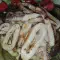 Salata od grilovanog i svežeg povrća sa lignjama