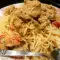 Espaguetis Strogonoff con albóndigas