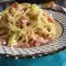 Спагети с тиквички, бекон и сирене Фета