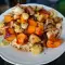 Zdrav obrok na tanjiru - povrće sa piletinom