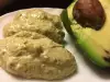 Простой паштет с авокадо и яйцом