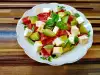 Здравословна салата с белени домати и авокадо
