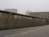 Светещи балони се издигат на мястото на Берлинската стена