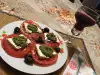 Българско капрезе с розови домати
