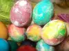 Ouă colorate cu vopsea cu cristale