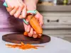 Hoe schil je wortelen gemakkelijk?