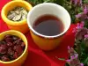 Чай из ягод и листьев брусники для здоровых мочевых путей
