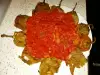 Печени пържени чушки с доматен сос