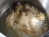 Цяло варено пиле в тенджера под налягане