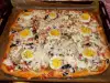 Домашна пица с яйца, сирене и колбаси