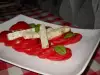 Салата от домати, синьо сирене и босилек