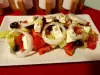 Griechischer Salat mit Feta und Oliven
