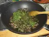 Грибы с оливковым маслом на сковороде