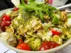 Salată aspectuoasă cu iceberg și brânză Gorgonzola