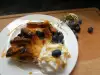 Traditioneller Irischer Pudding mit Heidelbeeren und Rosinen