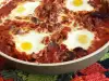 Mleveno meso sa čorizo kobasicom i jajima u paradajz sosu (huevos rančeros)