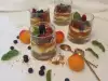 Десерт с кайсии и горски плодове