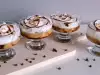 Карамелен десерт в чаша